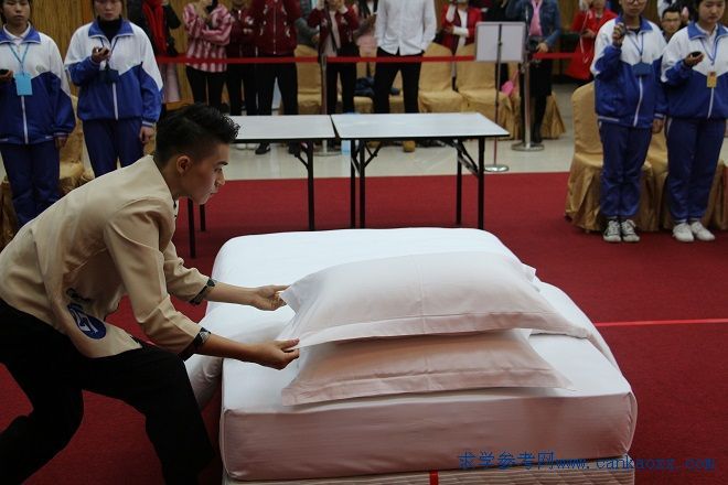 全国铺床比赛冠军技巧全攻略，铺床技艺巅峰之作