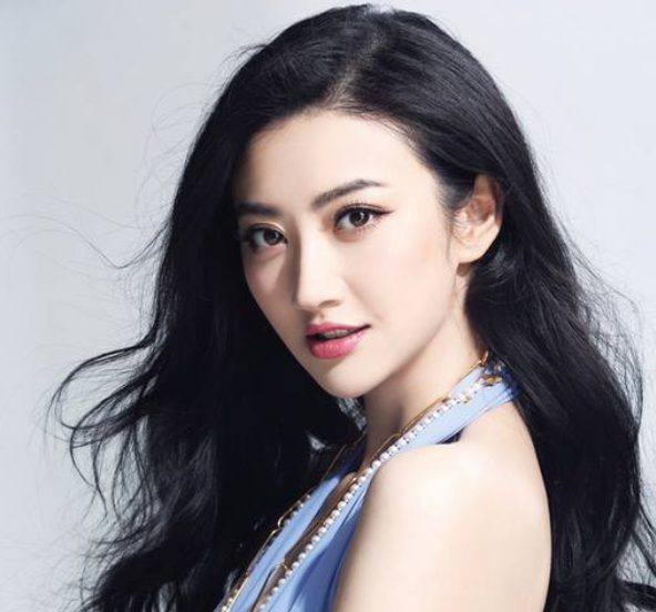 探寻演员星梦之旅，如何从小巷走向荧幕？