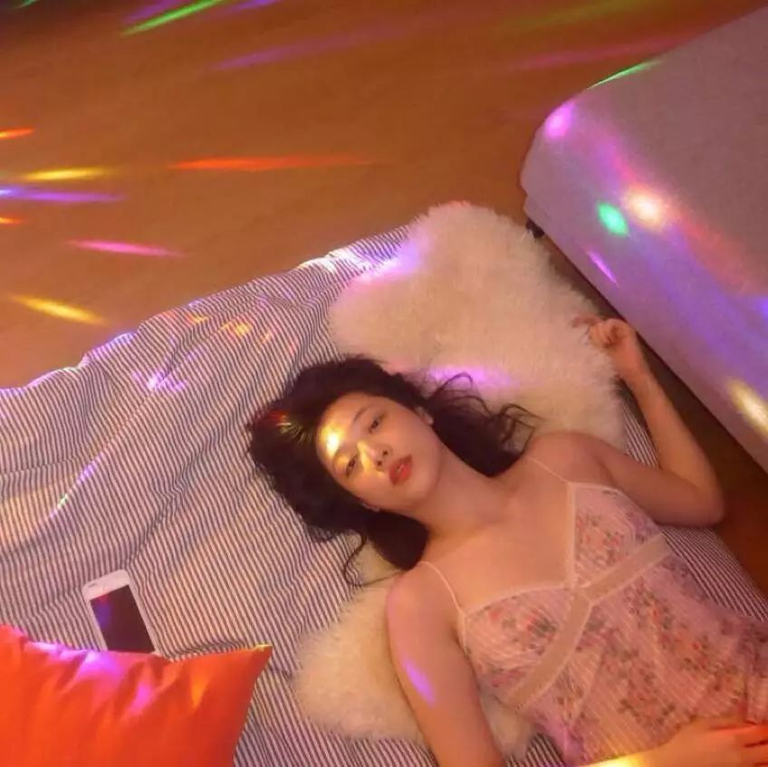 雪莉最新作品，科技之光，生活因你而多彩