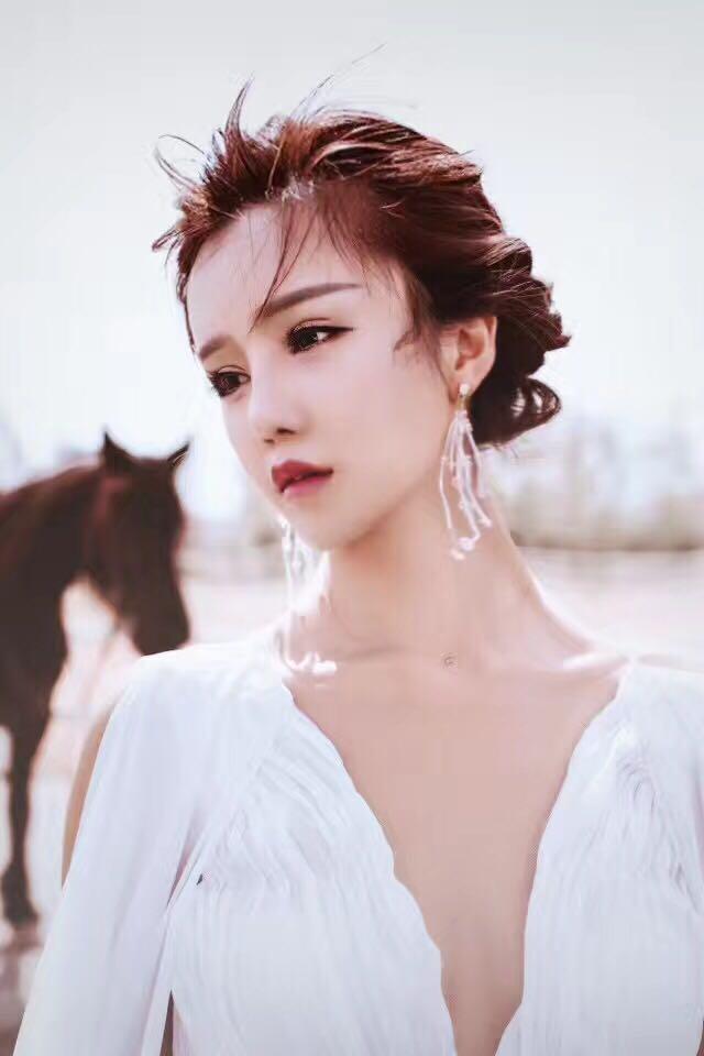 蔡琪，星光璀璨，时代之光闪耀荧幕