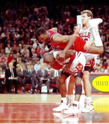 篮球明星表情包,篮球明星表情包，小巷深处的篮球风尚特色小店