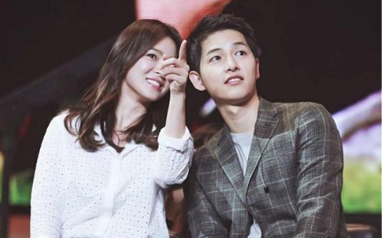 宋慧乔与宋仲基的最新近照，公众焦点与反思