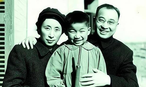 傅涯演员，变化、学习与自信的力量之路