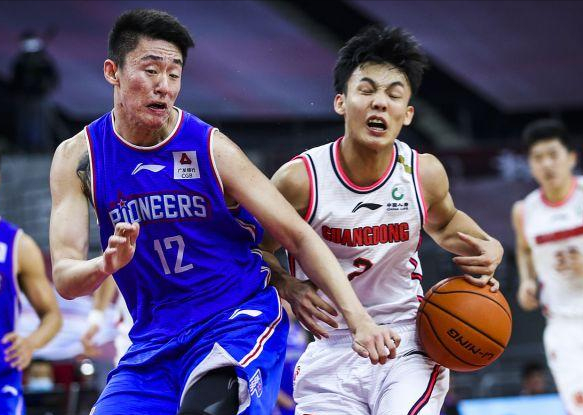 宏远三少的新篇章，变化中的学习之旅与自信成就之源