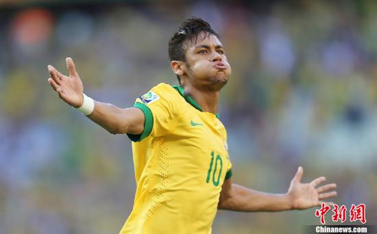 内马尔最新照片,内马尔最新照片，巷弄深处的足球巨星与隐藏的小店魅力