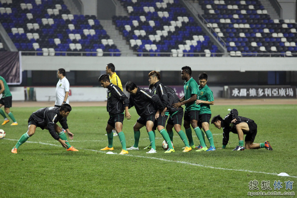 巷弄深处的霸气之队，独特小店背后的霸气比赛队名揭秘