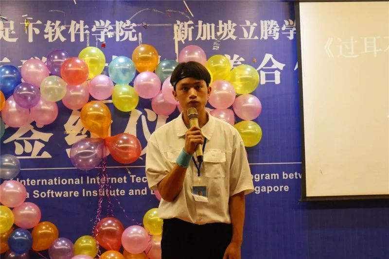 个人演讲比赛自我介绍精彩瞬间，展现真实自我与风采的时刻